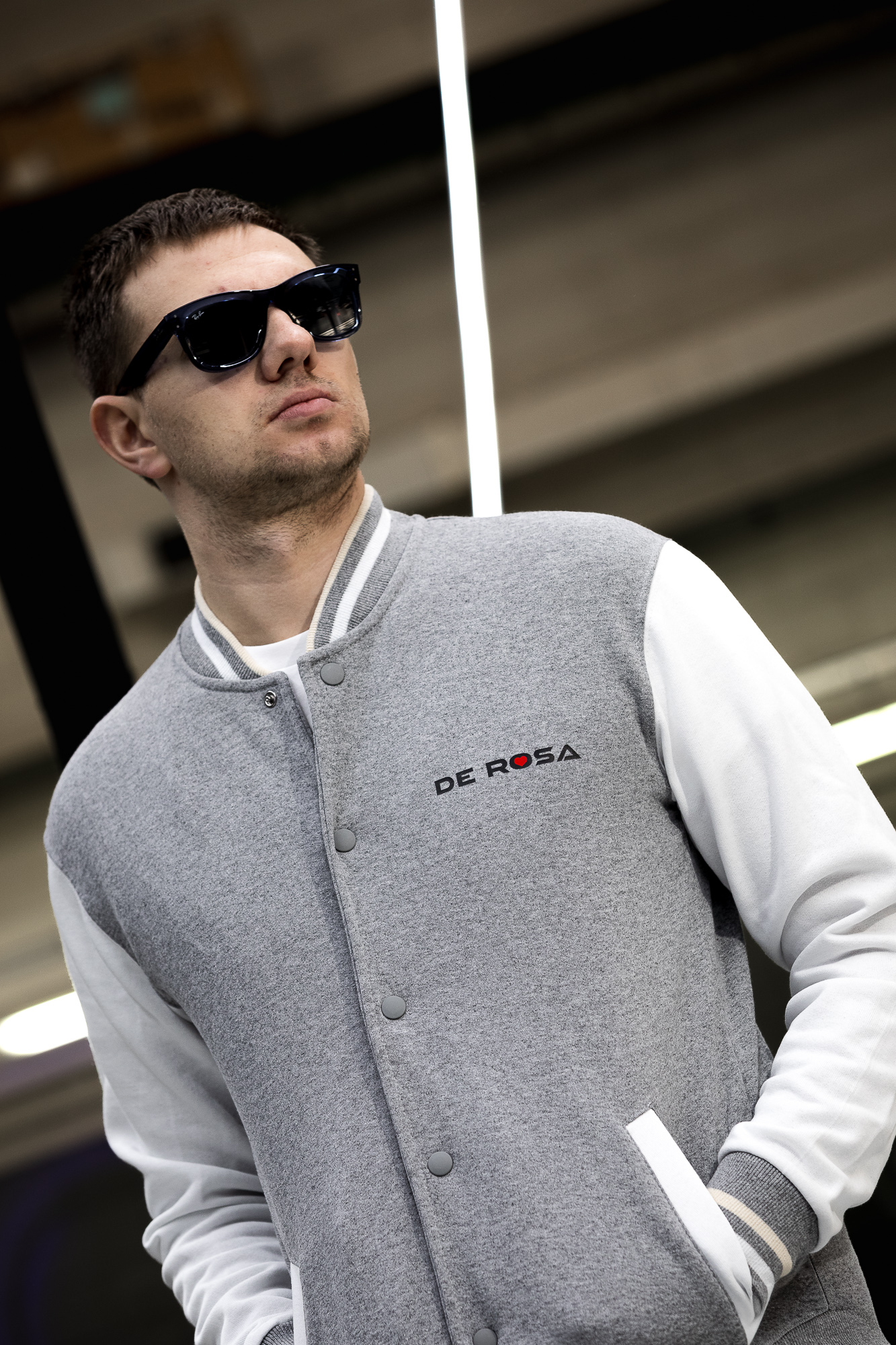 de-rosa-2026-varsity-jacket-veste-teddy-grise-manches-blanches image 1