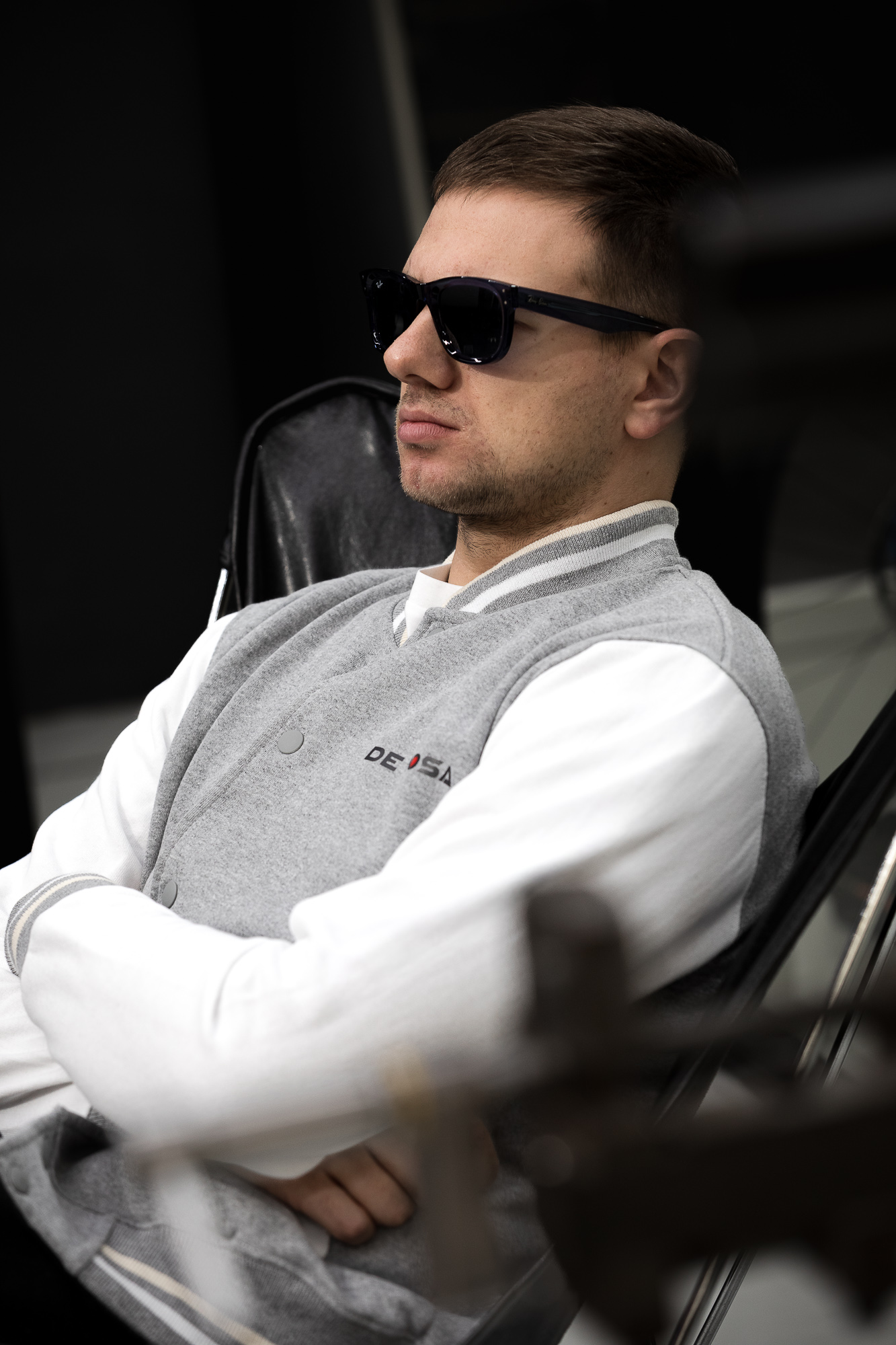 de-rosa-2026-varsity-jacket-veste-teddy-grise-manches-blanches image 7