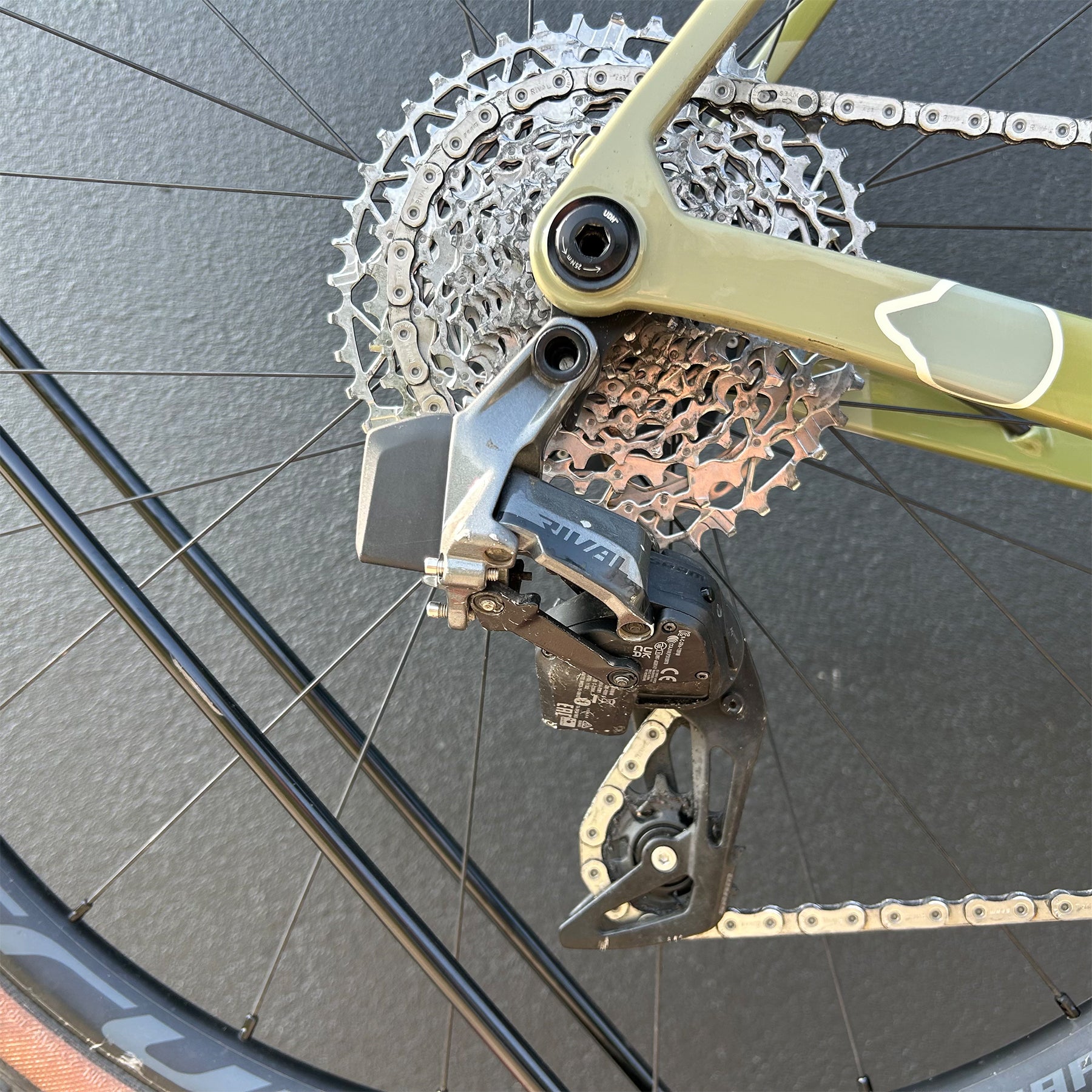 cinelli-king-zydeco-2-sram-rival-axs-v-lo-gravel-test-taille-xl image 4