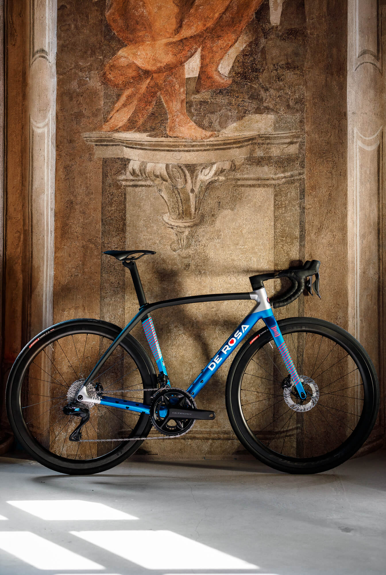 de-rosa-idol-v-lo-route-h-ritage-20-ans image 1
