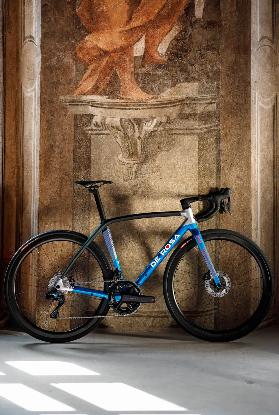 de-rosa-idol-v-lo-route-h-ritage-20-ans image 1