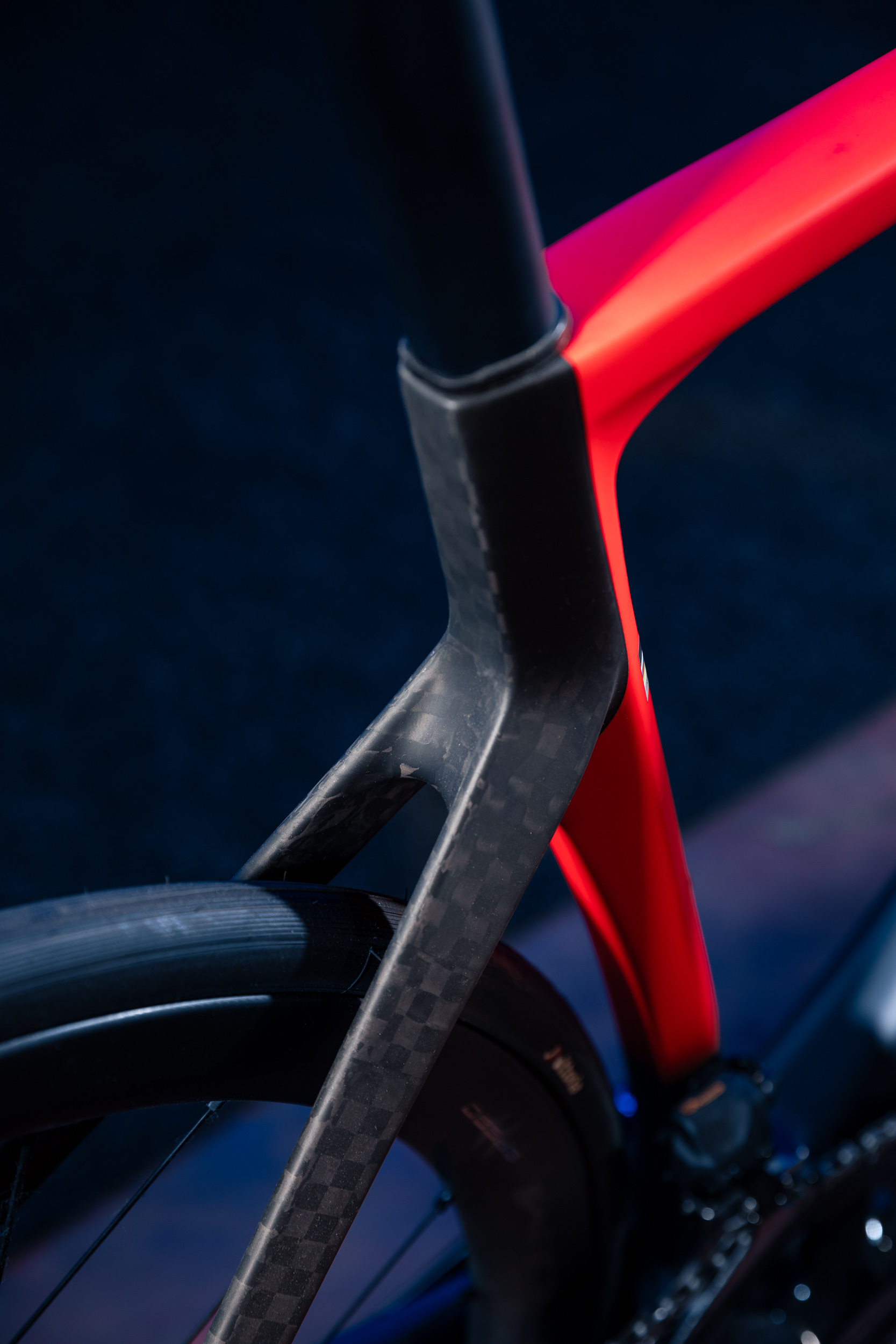 de-rosa-70-stone-red-v-lo-route-pi-ce-shooting-collector image 4