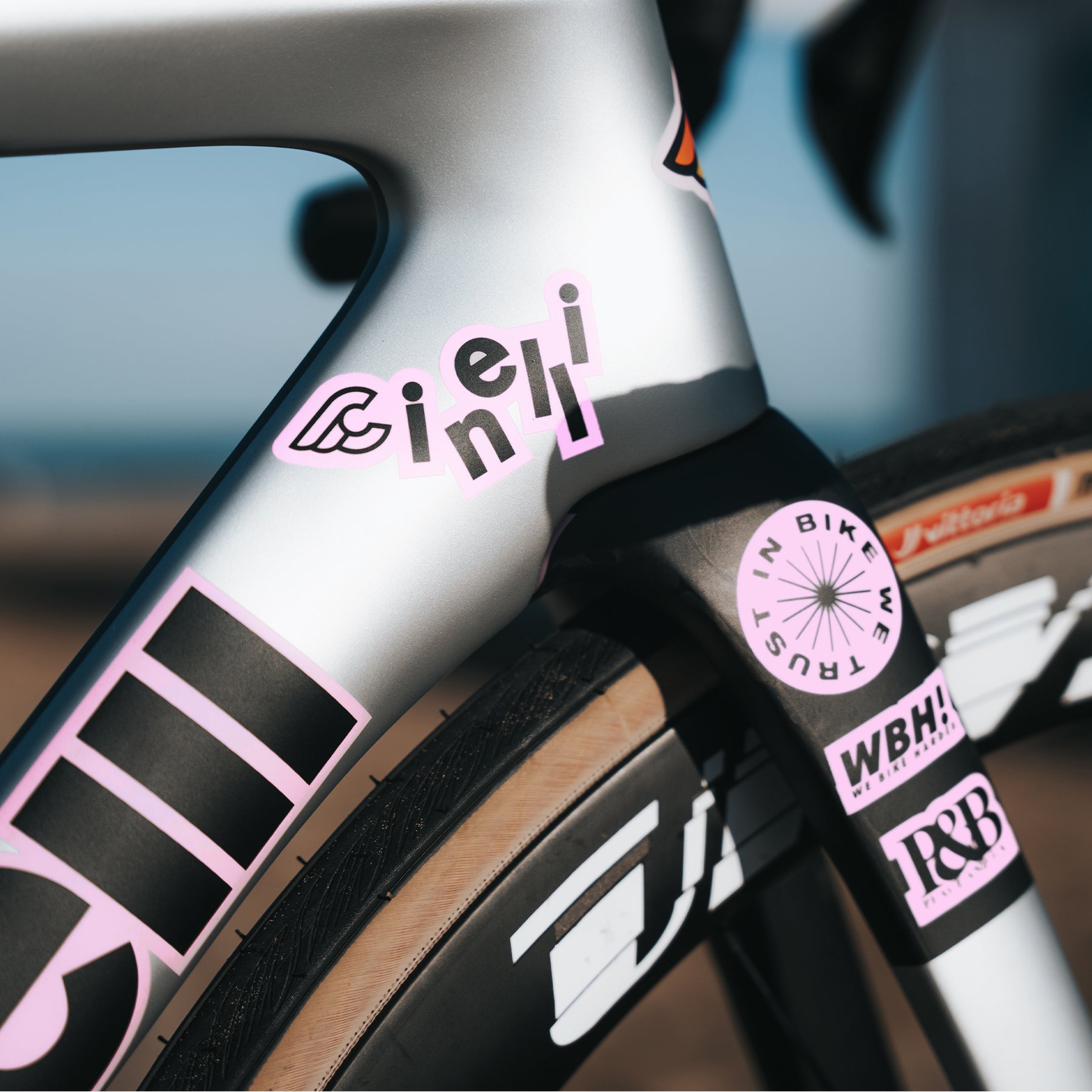 cinelli-pressure-2-v-lo-route-carbone-ultegra-di2-disc image 6