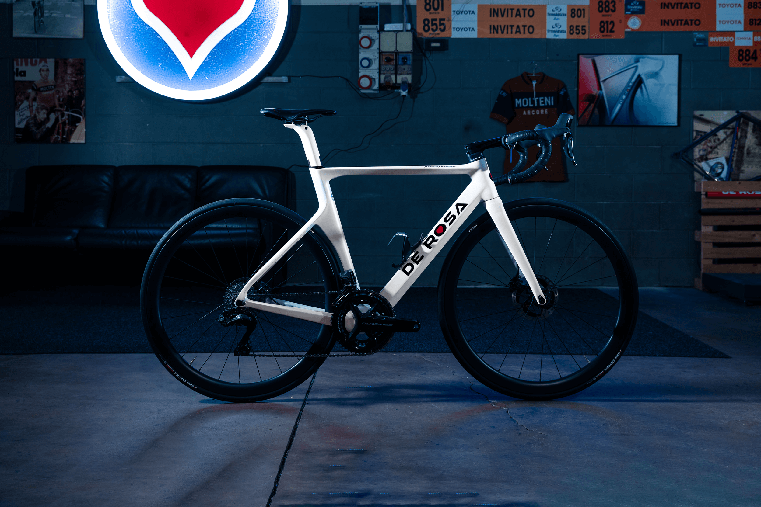 de-rosa-sk-pininfarina-white-v-lo-route-a-rodynamique image 1