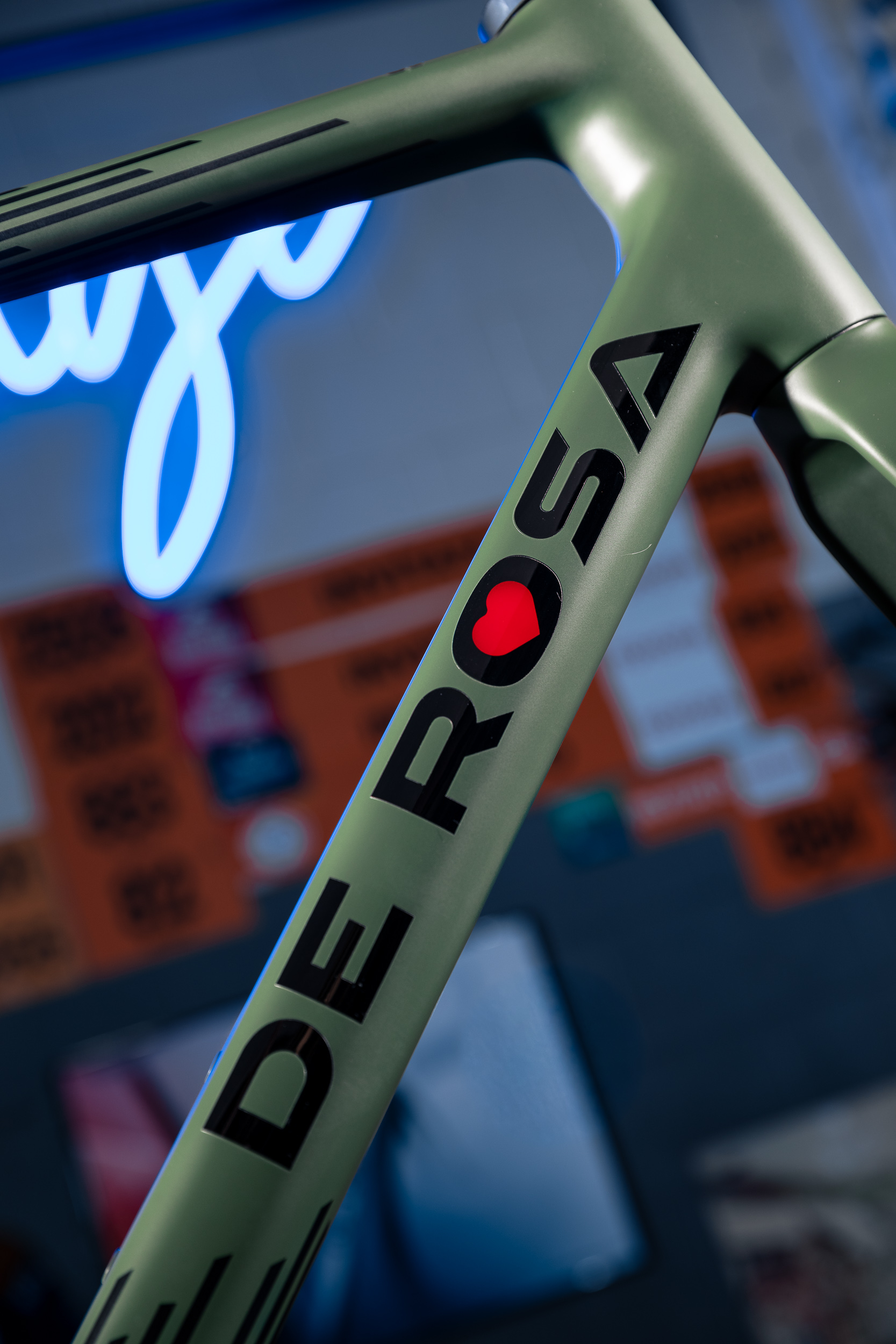 de-rosa-838-stranger-olive-green-v-lo-course-cadre-unique image 7