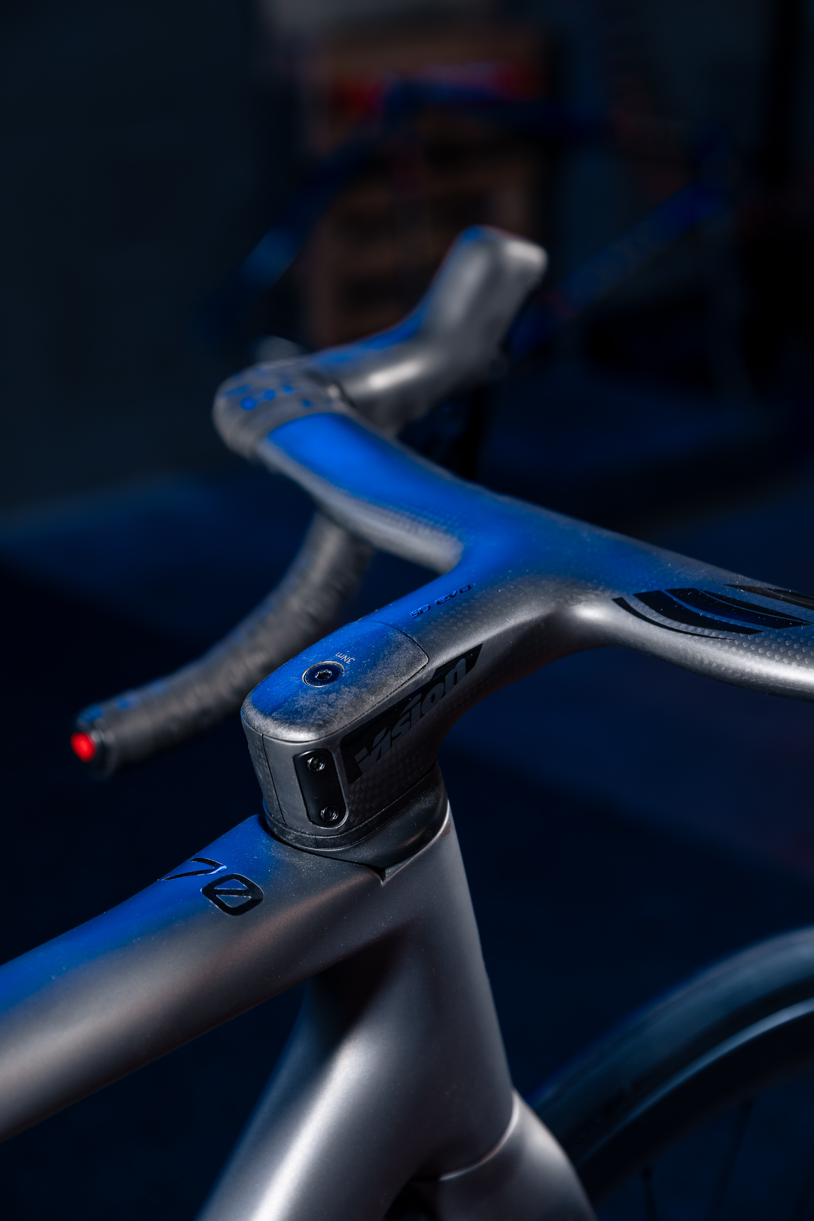de-rosa-70-stone-red-v-lo-route-pi-ce-shooting-collector image 5