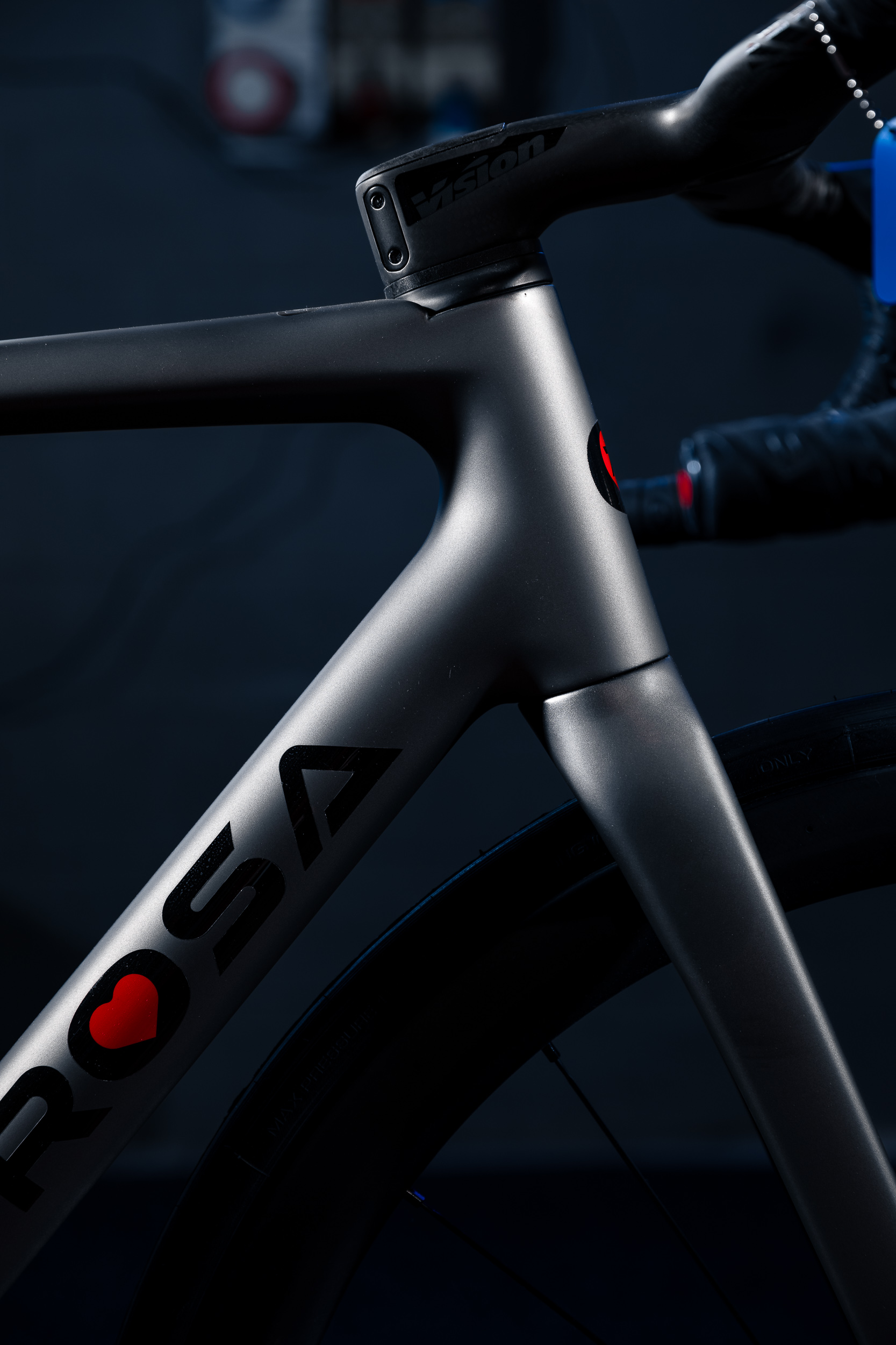 de-rosa-70-stone-red-v-lo-route-pi-ce-shooting-collector image 3