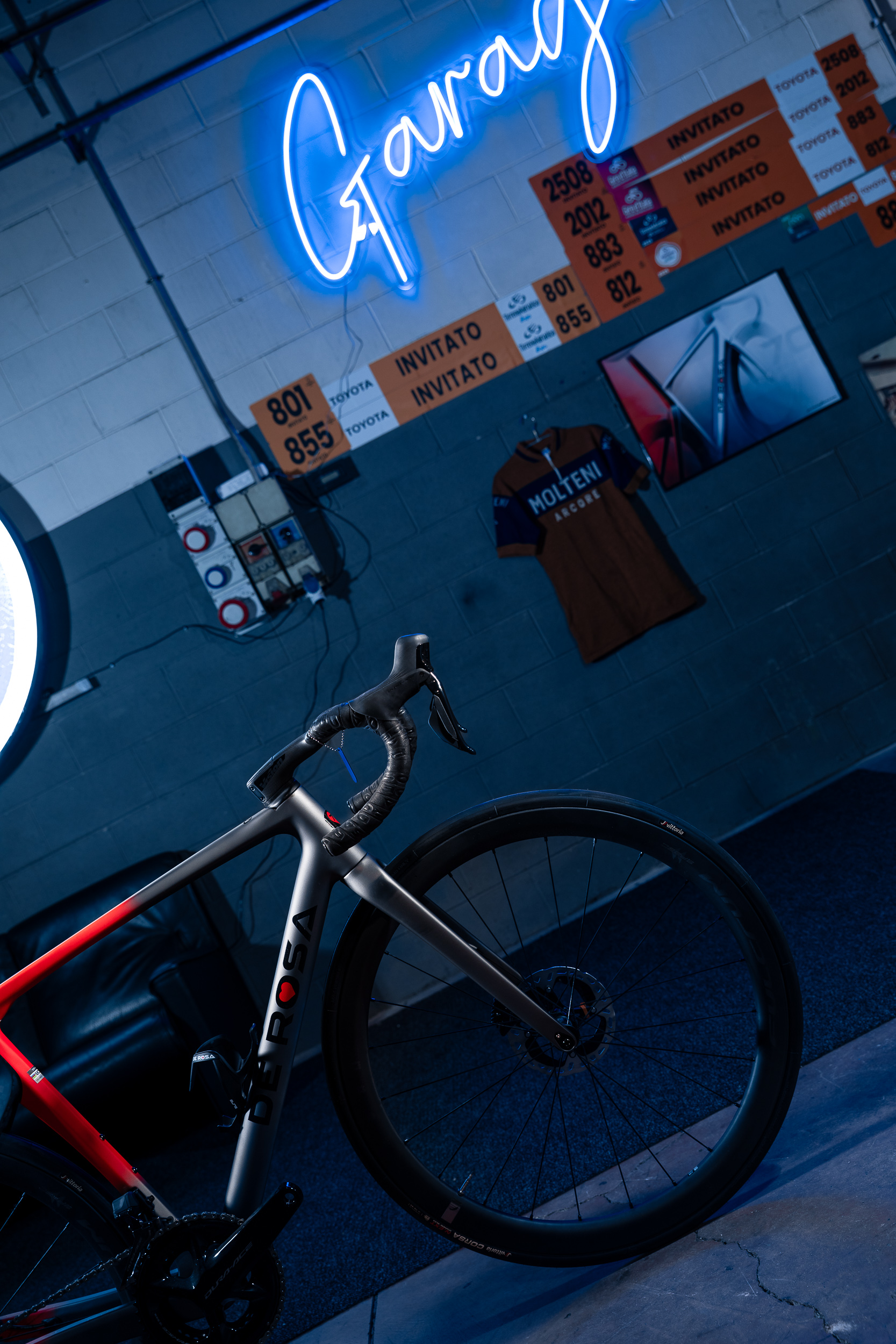 de-rosa-70-stone-red-v-lo-route-pi-ce-shooting-collector image 7