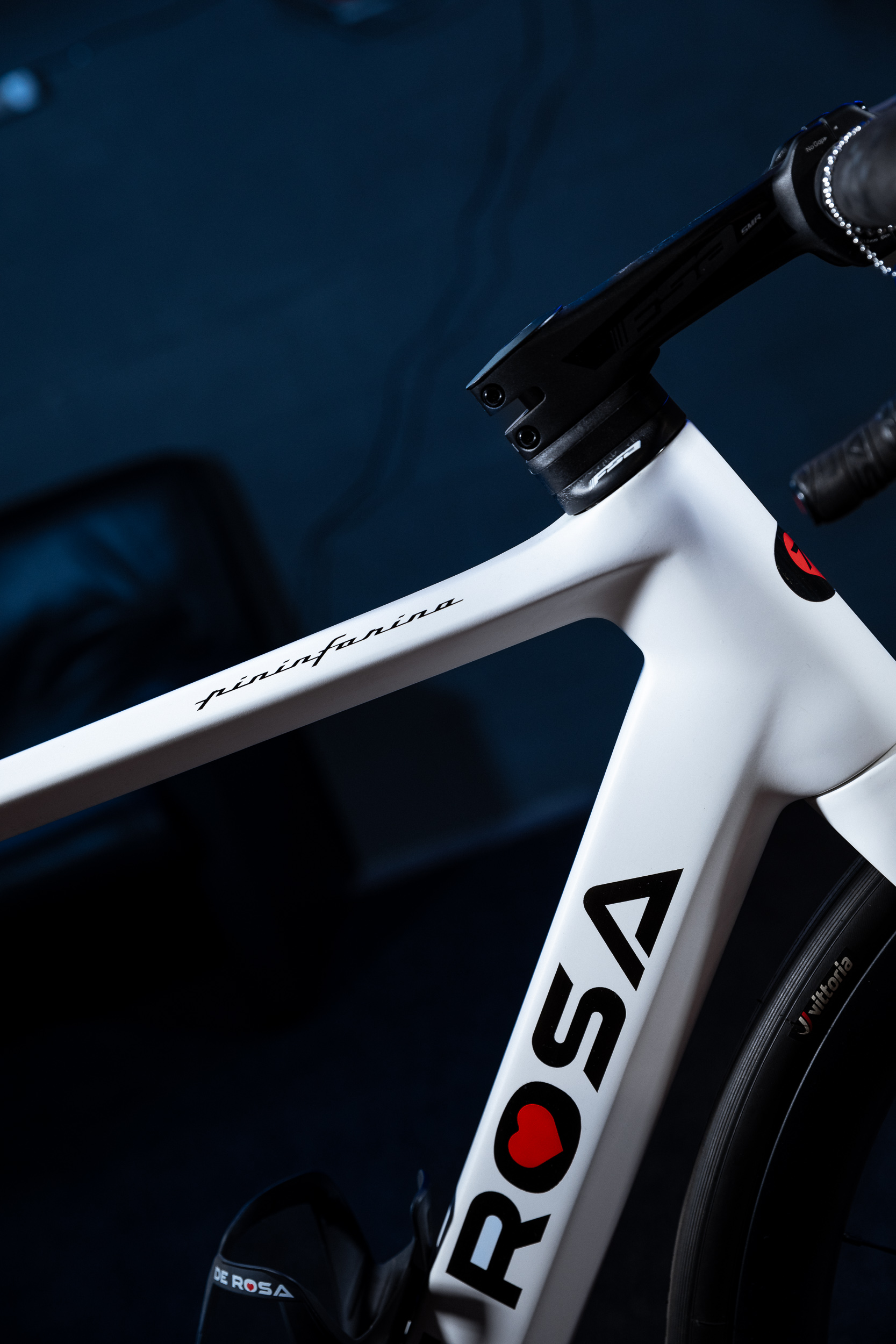 de-rosa-sk-pininfarina-white-v-lo-route-a-rodynamique image 8