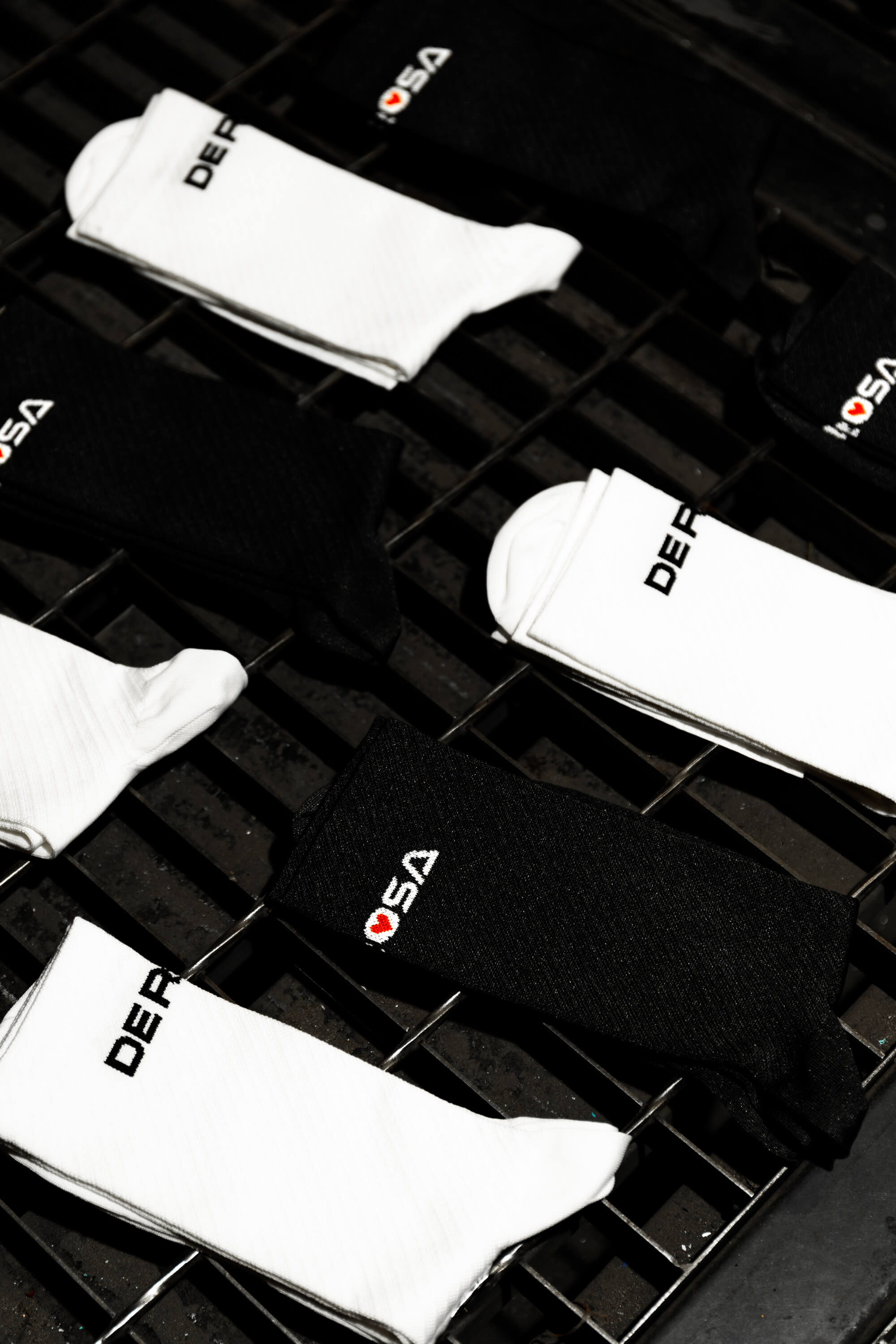 de-rosa-cycling-socks-pack-black-white-chaussettes-v-lo image 1