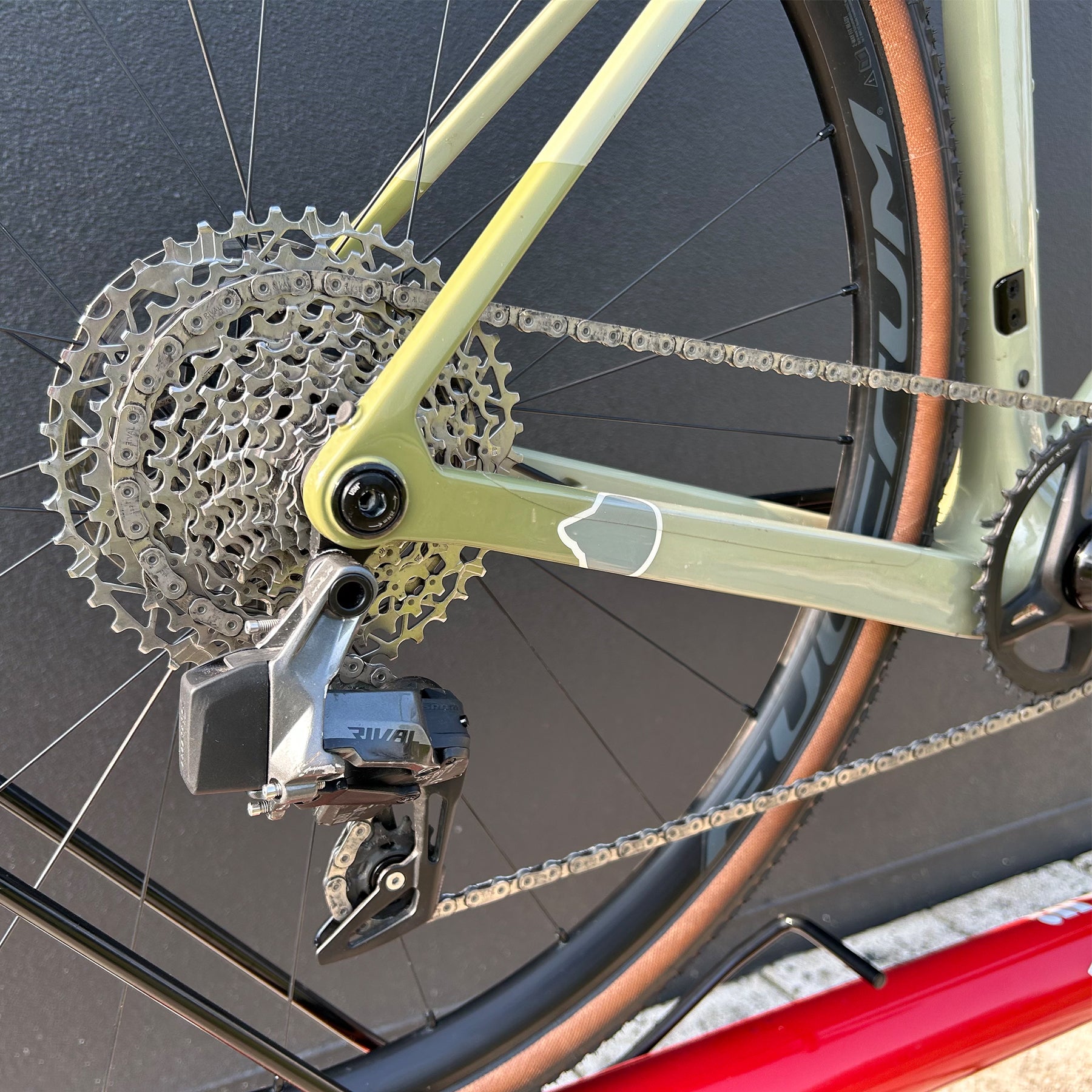 cinelli-king-zydeco-ii-sage-rover-v-lo-gravel-sram-rival-xplr-etap-46s image 4
