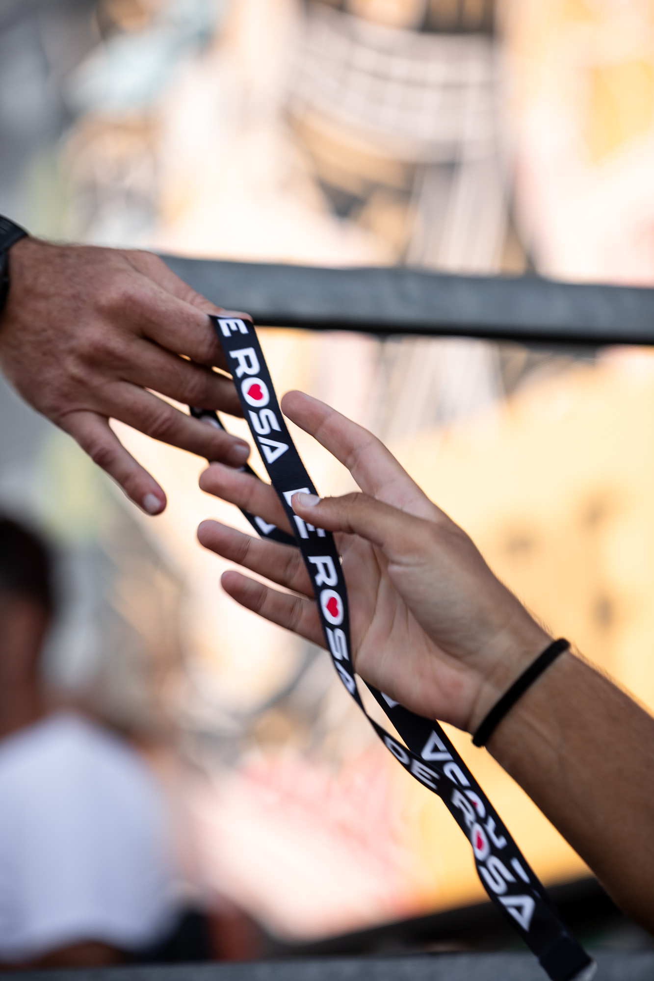 de-rosa-lanyard-tour-de-cou-cl-s-logo-c-ur image 2