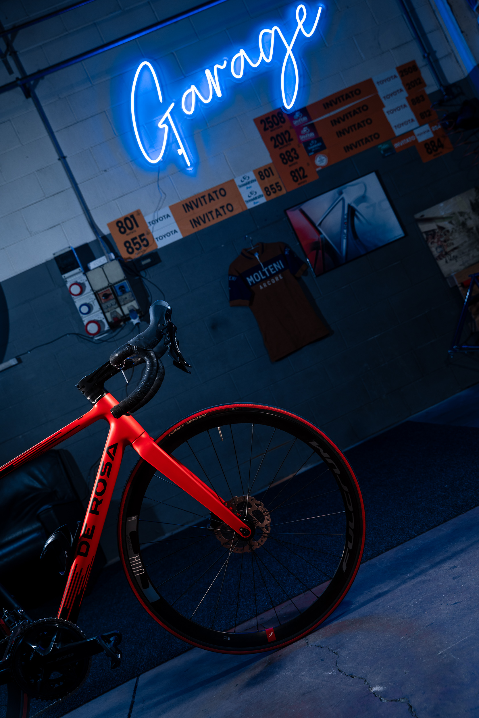 de-rosa-838-stranger-red-v-lo-course-dition-shop-2024 image 7