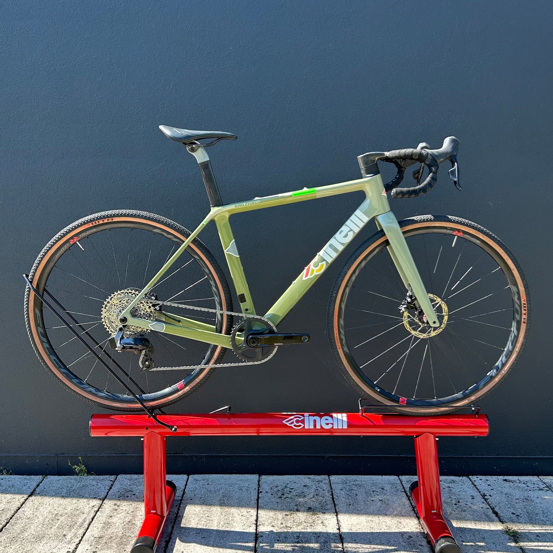 cinelli-king-zydeco-ii-sage-rover-v-lo-gravel-sram-rival-xplr-etap-46s image 1